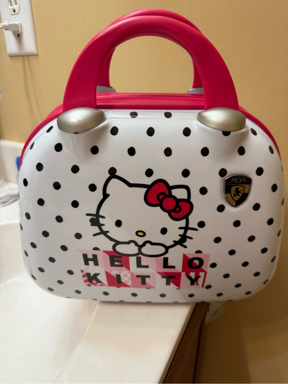 Hello Kitty Polka Dot Mini Carry Case - White & Pink